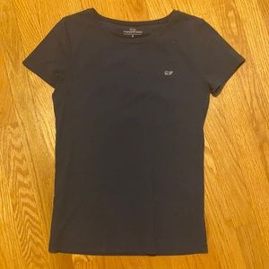 Vineyard vines t shirt